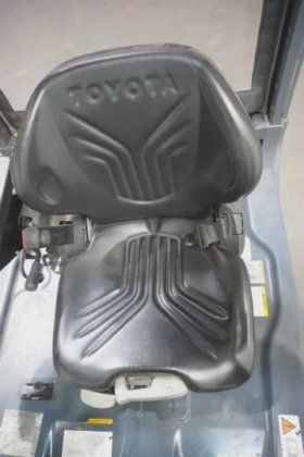 丰田三轮前装载机