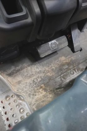 丰田三轮前装载机