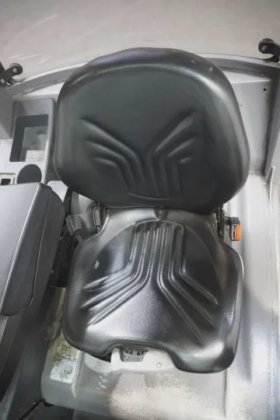 永恒力三轮前叉车