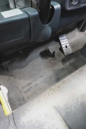 永恒力三轮前叉车