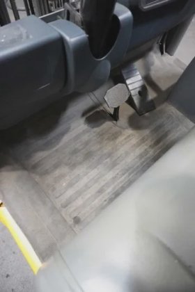 永恒力三轮前叉车