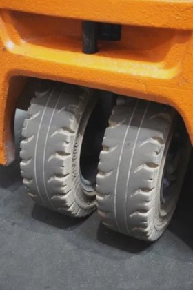 STILL 三轮前装载机