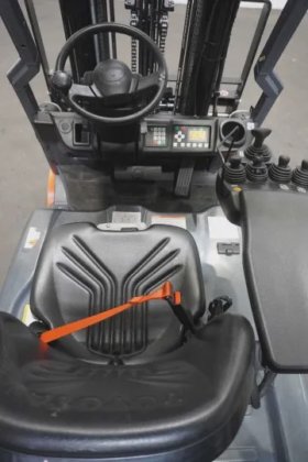 丰田三轮前装载机