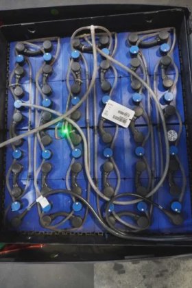 丰田三轮前装载机