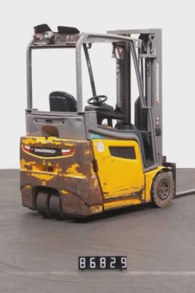 永恒力三轮前叉车