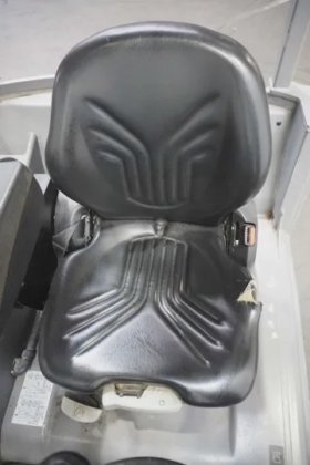 永恒力三轮前叉车