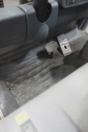 永恒力三轮前叉车