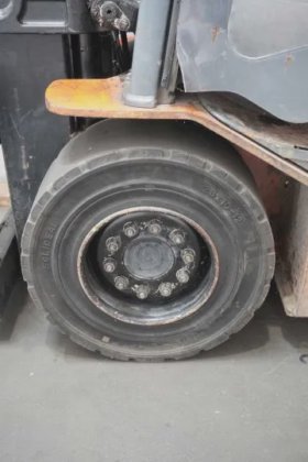 丰田四轮前装载机