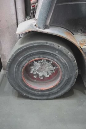 林德四轮前叉车