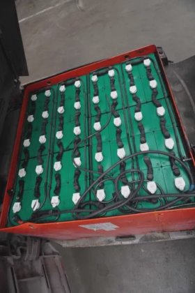 林德四轮前叉车