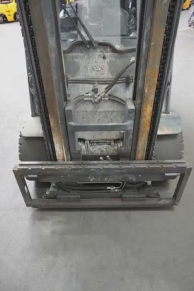 林德四轮前叉车