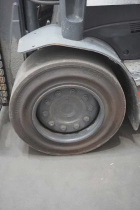 林德四轮前叉车