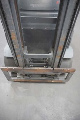 林德四轮前叉车