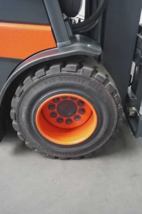 林德四轮前叉车