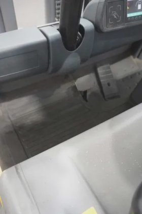 永恒力三轮前叉车