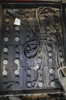 林德三轮前叉车