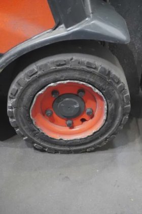 林德三轮前叉车