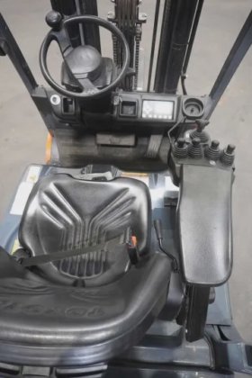 丰田三轮前装载机