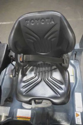 丰田三轮前装载机