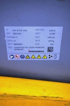 永恒力三轮前叉车