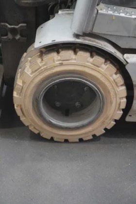 STILL 三轮前装载机