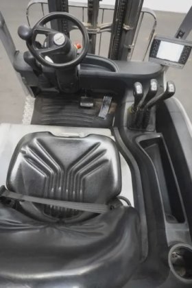 STILL 三轮前装载机