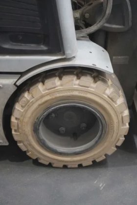 STILL 三轮前装载机