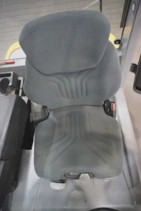 永恒力四轮前叉车