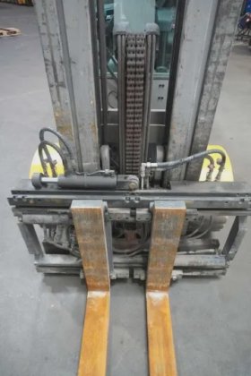 永恒力四轮前叉车