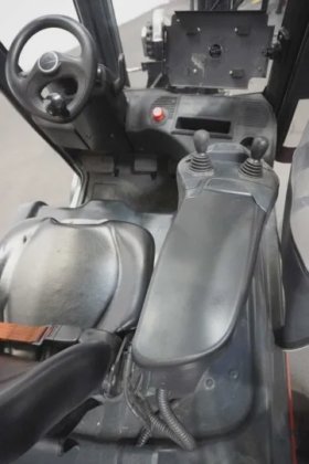 林德四轮前叉车