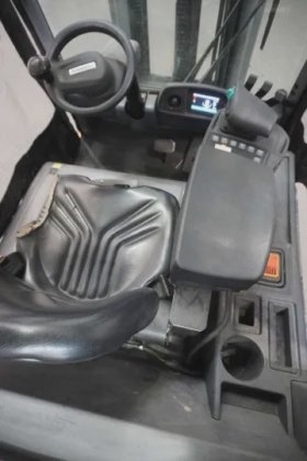 永恒力三轮前叉车