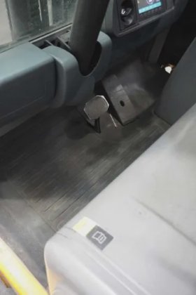 永恒力三轮前叉车