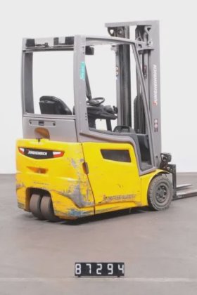 永恒力三轮前叉车