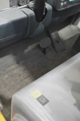 永恒力三轮前叉车