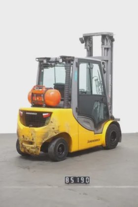 永恒力四轮前叉车