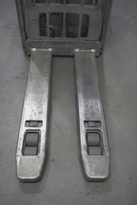 永恒力高举升卡车驾驶室