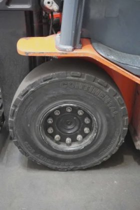 丰田四轮前装载机