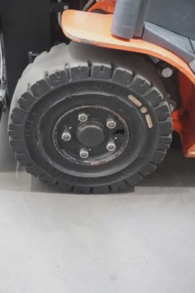 丰田三轮前装载机