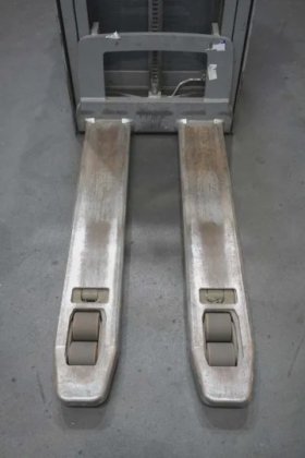 永恒力高举升卡车驾驶室