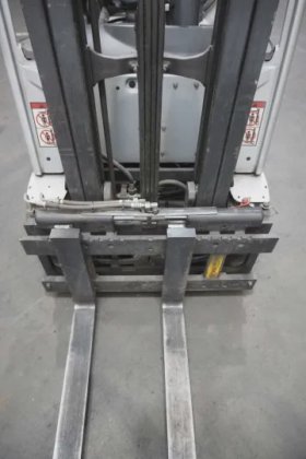 STILL 三轮前装载机