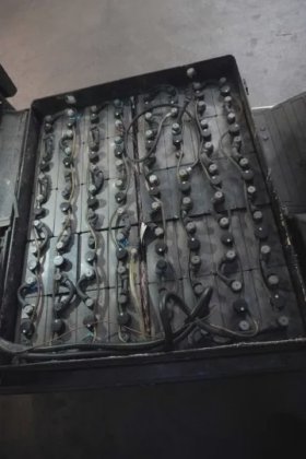 日产四轮前装载机