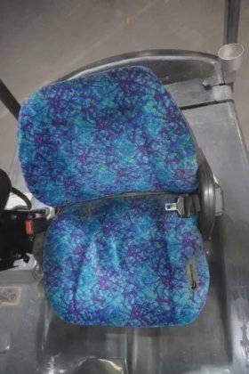 日产四轮前装载机