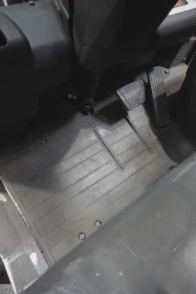 日产四轮前装载机