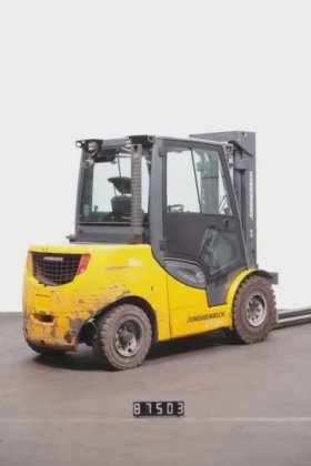 永恒力四轮前叉车