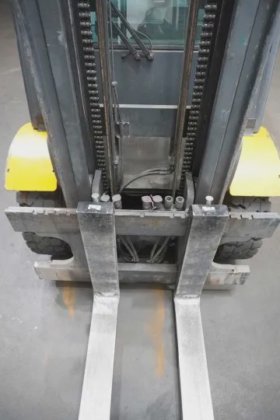 永恒力四轮前叉车