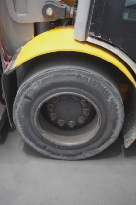 永恒力四轮前叉车