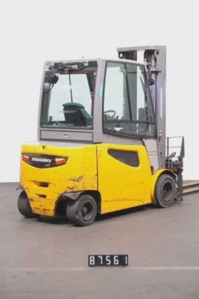 永恒力四轮前叉车