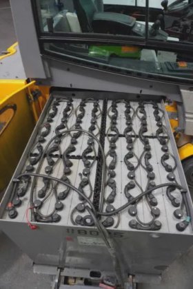 永恒力四轮前叉车