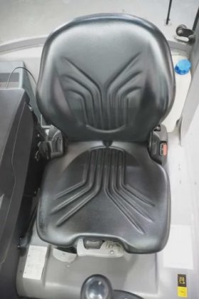 永恒力三轮前叉车