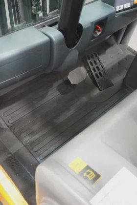 永恒力三轮前叉车